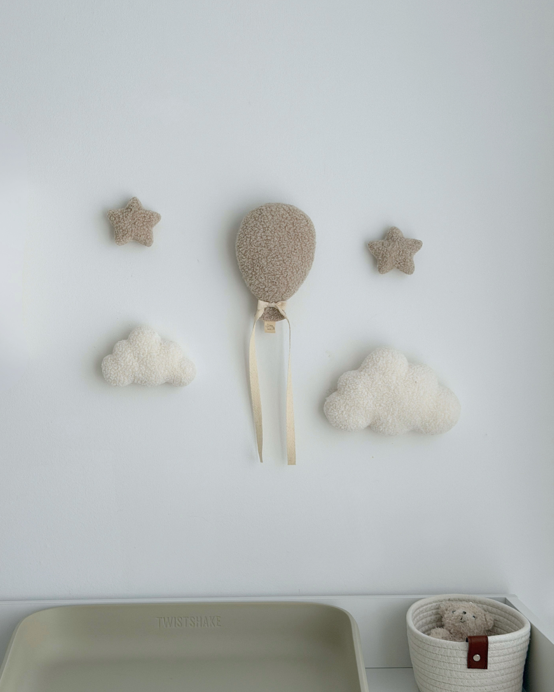 WALL DECORATION BALLOON with stars and clouds SET