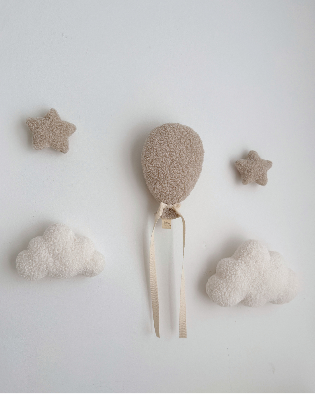 WALL DECORATION BALLOON with stars and clouds SET