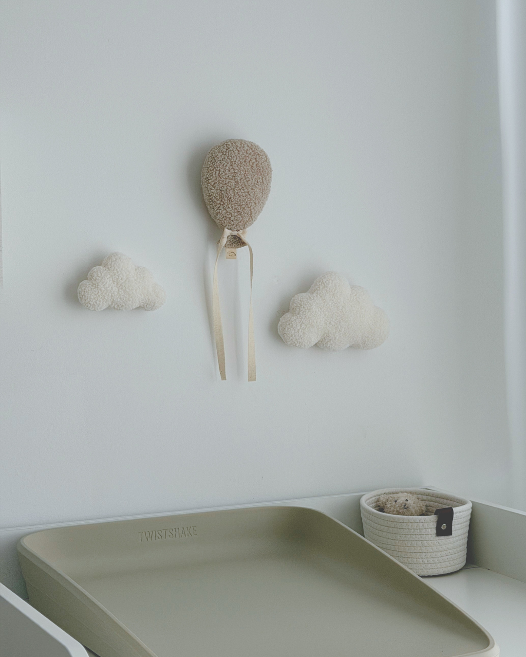 WALL DECORATION BALLOON with clouds