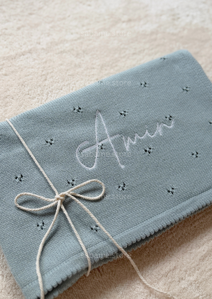 Gestrickte Babydecke Cozy mit Personalisierung