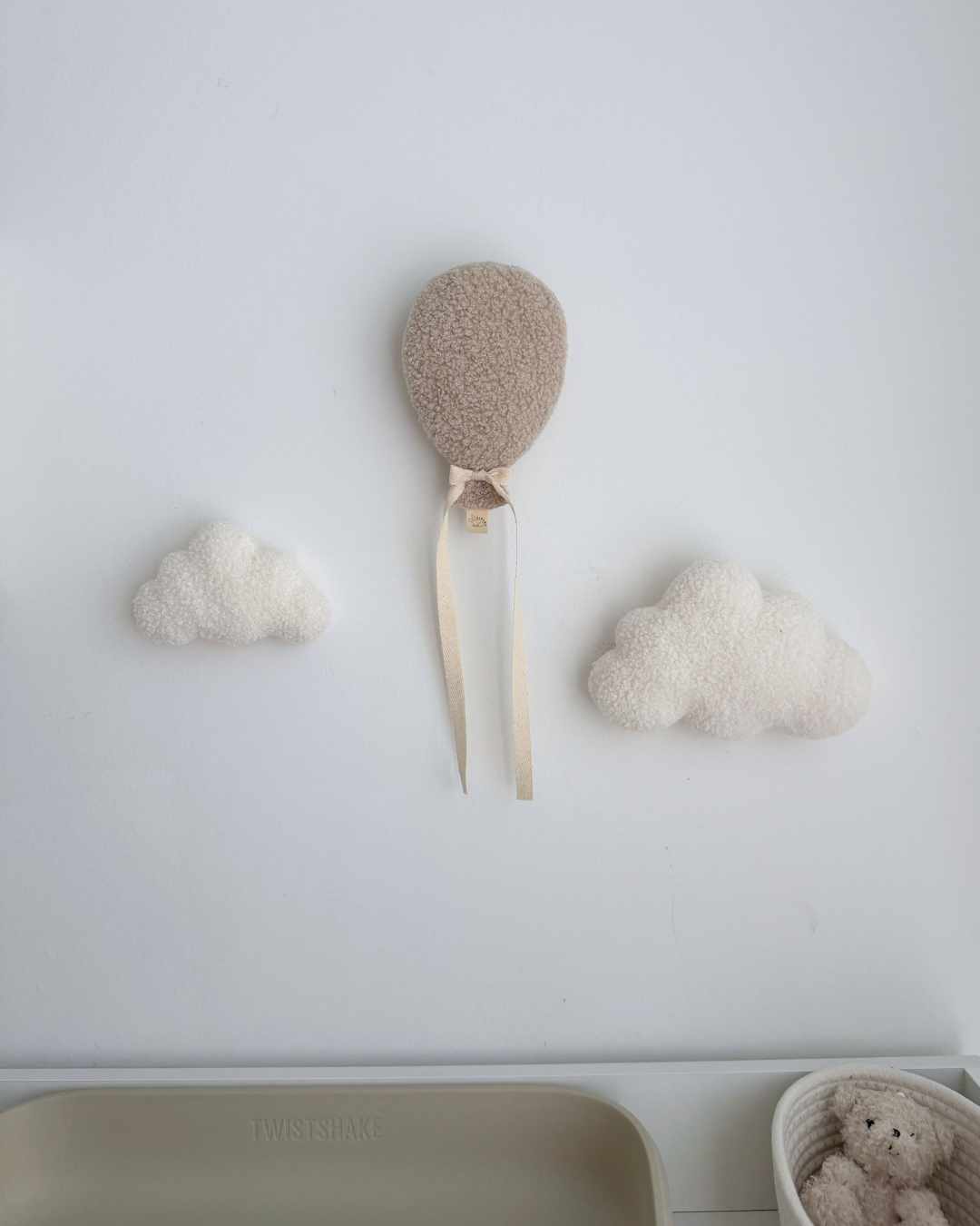 WALL DECORATION BALLOON with clouds